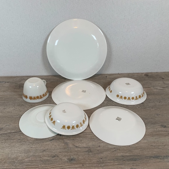 Corelle Golden Butterfly 7 piece dinnerware set. Plates, Bowls cup and saucer - Picture 4 of 9